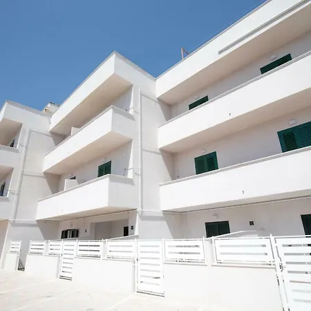 Svevo Sea House Aparthotel 3*